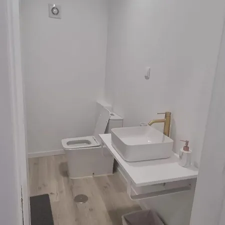 Апартаменты Charming Little House